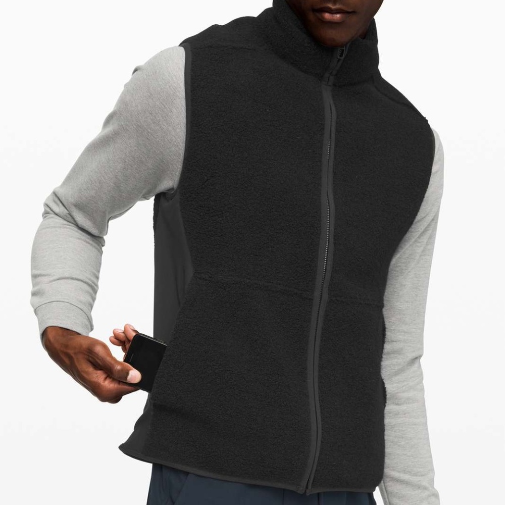 Men's Lululemon Tundra Trek Vest, size small